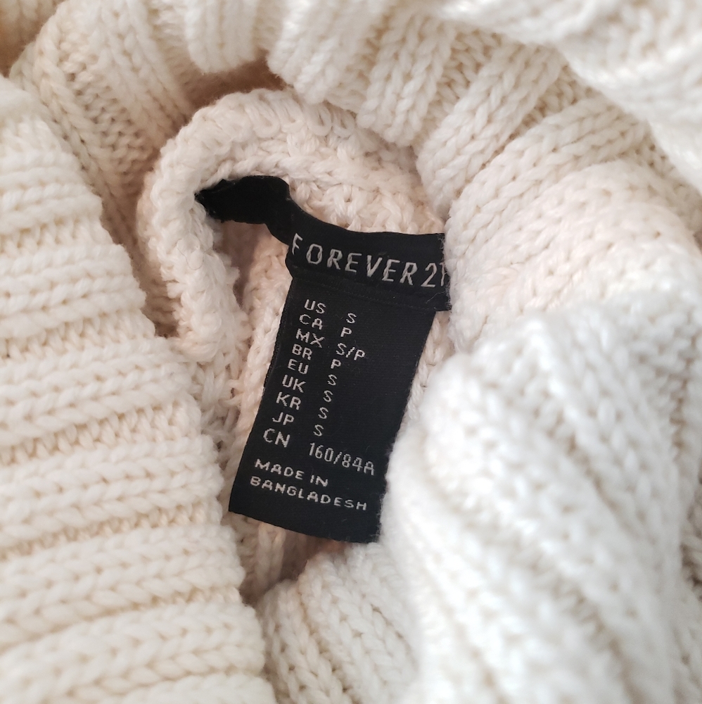 Cozy 🤍 Turtleneck - Picture 6 of 6